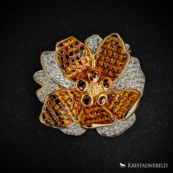 Broche bloem